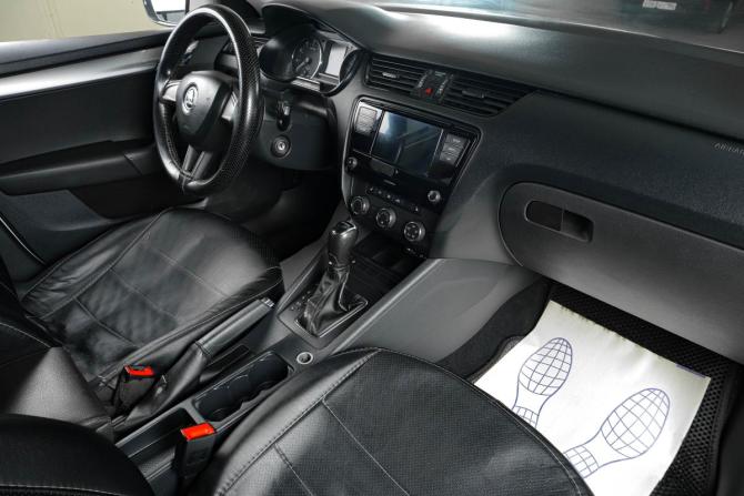 Skoda Octavia III (A7) Рестайлинг с пробегом 2017 года, цена 1 089 000 рублей, 449500 км, лифтбек, Автокод Объявления