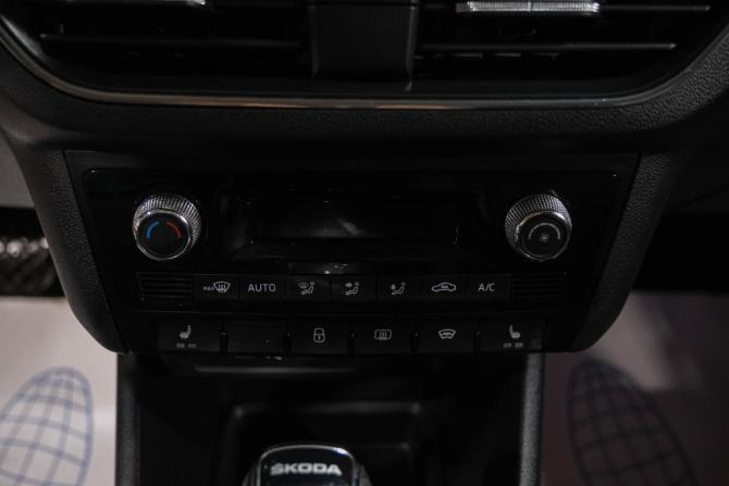 Skoda Rapid II с пробегом 2021 года, цена 2 099 000 рублей, 95000 км, лифтбек, Автокод Объявления