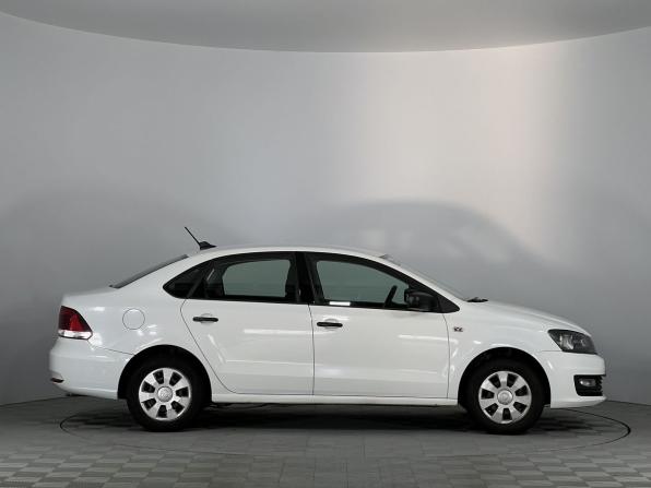 Volkswagen Polo V Рестайлинг с пробегом 2018 года, цена 830 000 рублей, 172000 км, седан, Автокод Объявления