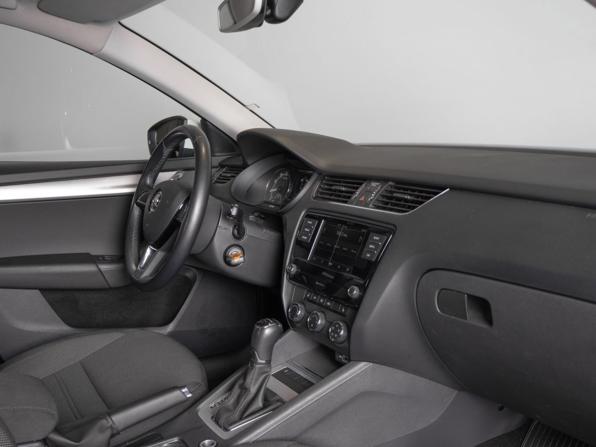 Skoda Octavia III (A7) Рестайлинг с пробегом 2019 года, цена 1 869 458 рублей, 84829 км, лифтбек, Автокод Объявления