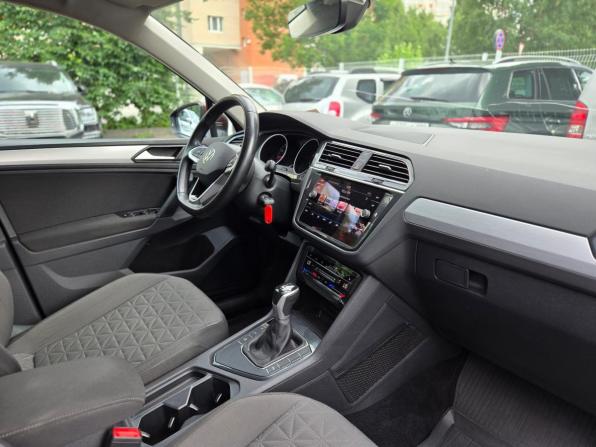 Volkswagen Tiguan II Рестайлинг с пробегом 2021 года, цена 2 479 000 рублей, 106000 км, внедорожник, Автокод Объявления