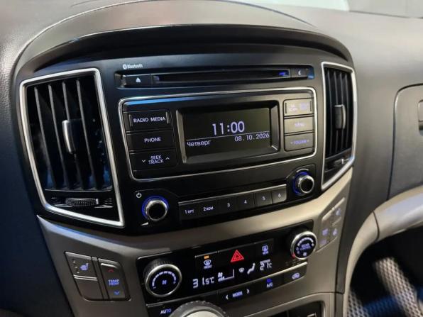 Hyundai H-1 II Рестайлинг 2 с пробегом 2019 года, цена 2 620 000 рублей, 223000 км, минивэн, Автокод Объявления