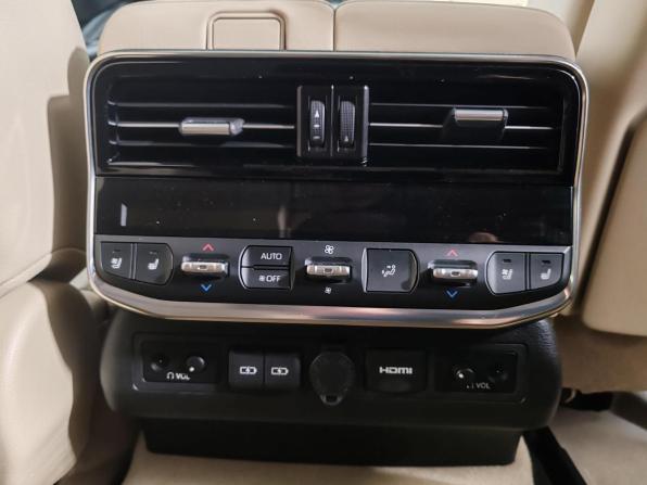 Toyota Land Cruiser 300 Series с пробегом 2022 года, цена 9 999 000 рублей, 45930 км, внедорожник, Автокод Объявления