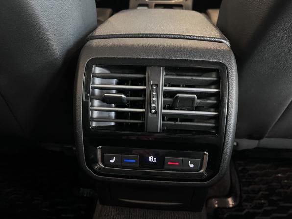 Volkswagen Passat B8 с пробегом 2018 года, цена 2 260 000 рублей, 110615 км, седан, Автокод Объявления