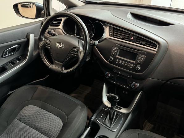 Kia Ceed II Рестайлинг с пробегом 2015 года, цена 1 060 000 рублей, 171000 км, хэтчбек, Автокод Объявления