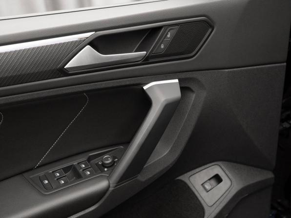 Volkswagen Tiguan II Рестайлинг с пробегом 2021 года, цена 4 140 000 рублей, 68240 км, внедорожник, Автокод Объявления