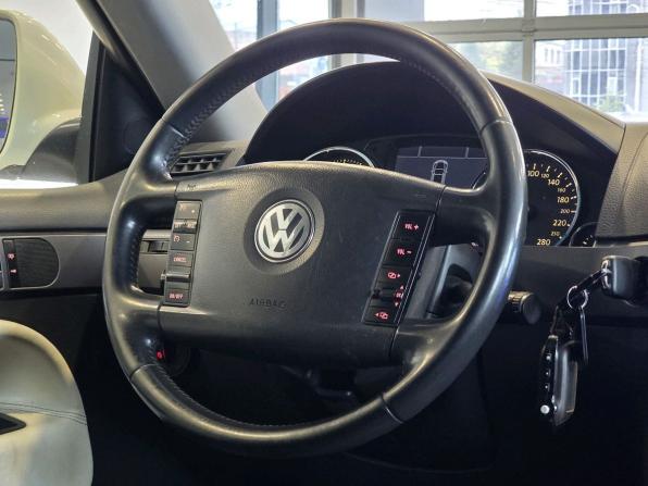 Volkswagen Touareg I Рестайлинг с пробегом 2010 года, цена 893 000 рублей, 208005 км, внедорожник, Автокод Объявления