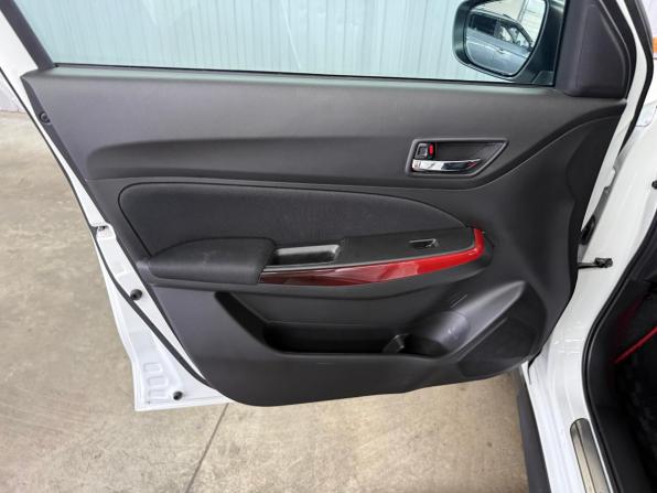 Suzuki Swift V с пробегом 2022 года, цена 1 437 000 рублей, 61424 км, хэтчбек, Автокод Объявления