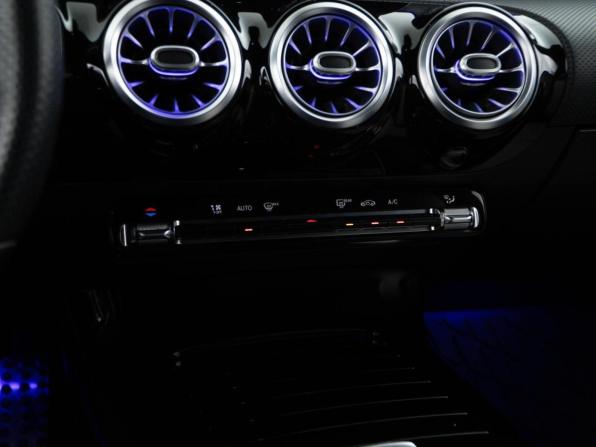 Mercedes-Benz CLA II (C118 X118) с пробегом 2019 года, цена 3 298 999 рублей, 84059 км, седан, Автокод Объявления
