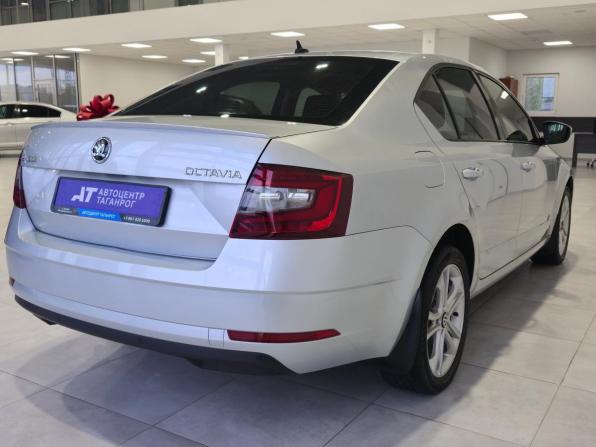 Skoda Octavia III (A7) Рестайлинг с пробегом 2017 года, цена 1 920 000 рублей, 127000 км, лифтбек, Автокод Объявления