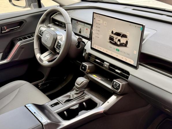 Toyota RAV4 VI (XA60) с пробегом 2026 года, цена 4 735 000 рублей, 15 км, внедорожник, Автокод Объявления