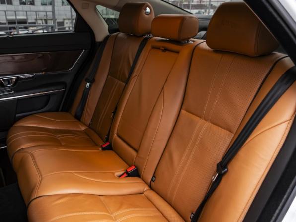 Jaguar XJ IV (X351) Рестайлинг с пробегом 2018 года, цена 3 450 000 рублей, 80250 км, седан, Автокод Объявления