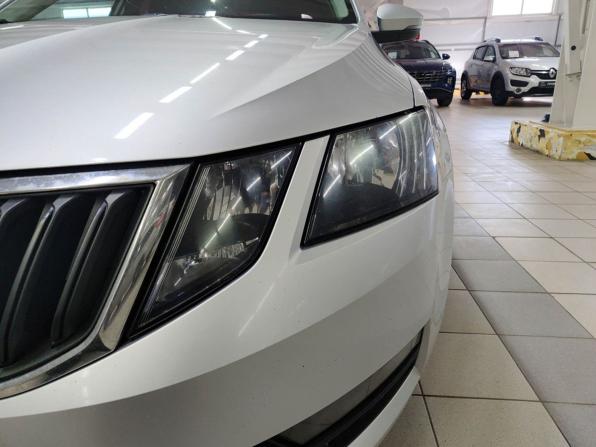 Skoda Octavia III (A7) Рестайлинг с пробегом 2018 года, цена 1 340 000 рублей, 186000 км, лифтбек, Автокод Объявления
