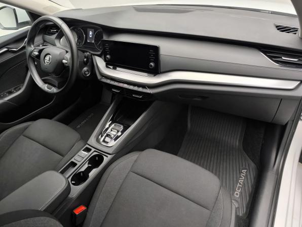 Skoda Octavia IV (A8) с пробегом 2021 года, цена 2 284 000 рублей, 51704 км, лифтбек, Автокод Объявления