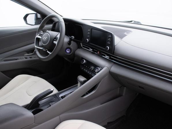 Hyundai Elantra VII (CN7) с пробегом 2022 года, цена 1 945 000 рублей, 97897 км, седан, Автокод Объявления