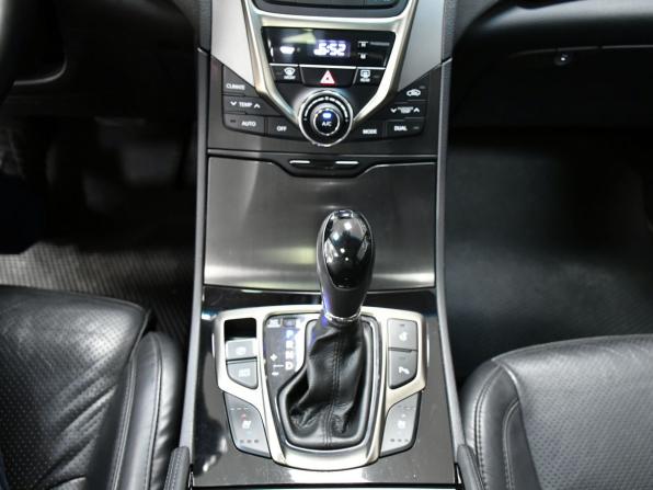 Hyundai Grandeur V с пробегом 2013 года, цена 1 657 000 рублей, 157800 км, седан, Автокод Объявления