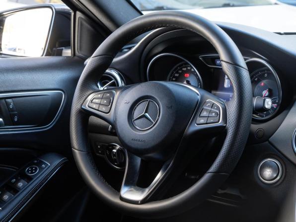 Mercedes-Benz GLA I (X156) Рестайлинг с пробегом 2019 года, цена 2 019 700 рублей, 184505 км, внедорожник, Автокод Объявления