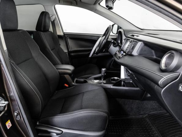 Toyota RAV4 IV (XA40) Рестайлинг с пробегом 2019 года, цена 2 075 000 рублей, 176252 км, внедорожник, Автокод Объявления