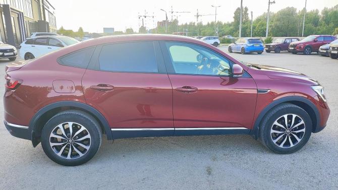 Renault Arkana I с пробегом 2020 года, цена 1 680 000 рублей, 75700 км, внедорожник, Автокод Объявления