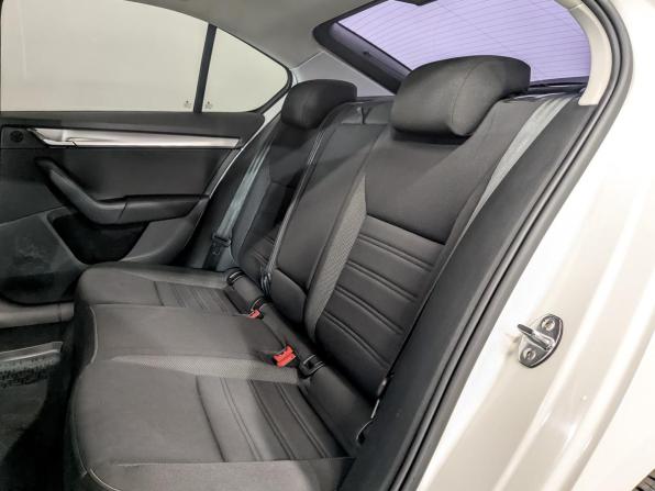 Skoda Octavia III (A7) Рестайлинг с пробегом 2017 года, цена 1 515 000 рублей, 97857 км, лифтбек, Автокод Объявления