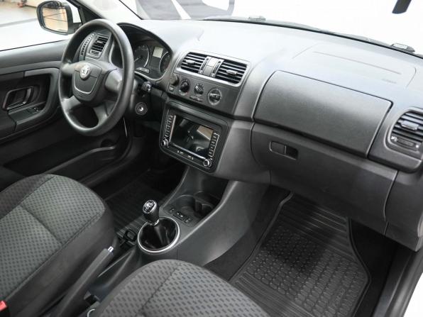 Skoda Fabia II Рестайлинг с пробегом 2012 года, цена 819 900 рублей, 65732 км, хэтчбек, Автокод Объявления