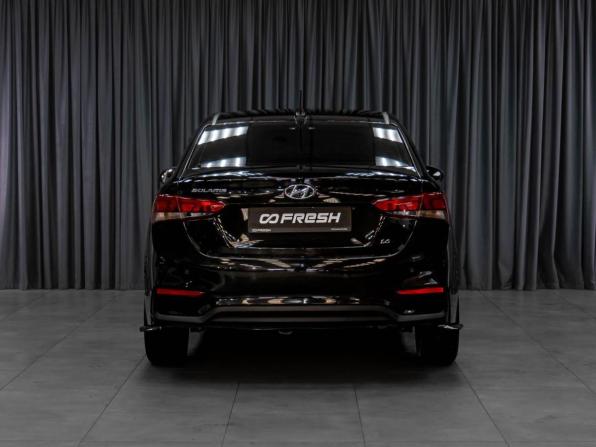 Hyundai Solaris II с пробегом 2018 года, цена 1 399 000 рублей, 159029 км, седан, Автокод Объявления