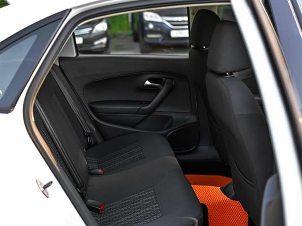 Volkswagen Polo V Рестайлинг с пробегом 2017 года, цена 940 000 рублей, 102671 км, седан, Автокод Объявления