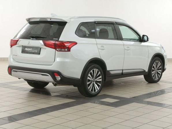 Mitsubishi Outlander III Рестайлинг 3 с пробегом 2021 года, цена 2 575 000 рублей, 100000 км, внедорожник, Автокод Объявления