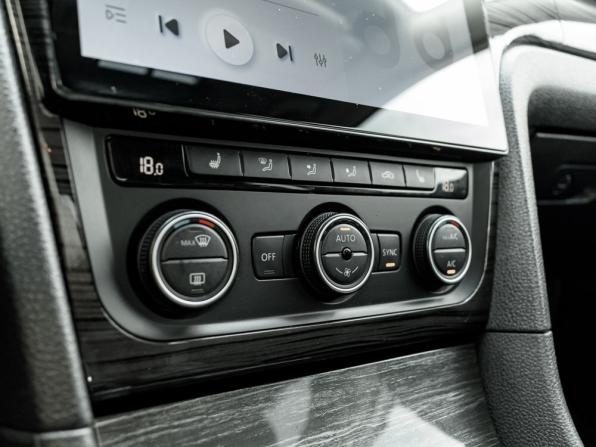 Volkswagen Passat (North America and China) I Рестайлинг с пробегом 2016 года, цена 1 350 000 рублей, 230061 км, седан, Автокод Объявления