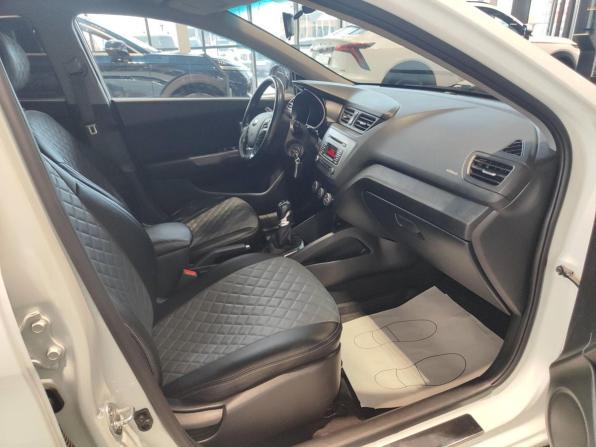 Kia Rio III Рестайлинг с пробегом 2015 года, цена 879 000 рублей, 158041 км, седан, Автокод Объявления