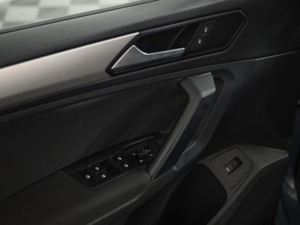Volkswagen Tiguan II с пробегом 2019 года, цена 2 299 000 рублей, 92149 км, внедорожник, Автокод Объявления