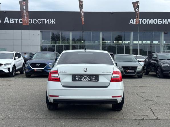 Skoda Octavia III (A7) Рестайлинг с пробегом 2018 года, цена 1 555 000 рублей, 98000 км, лифтбек, Автокод Объявления
