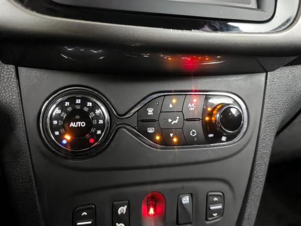 Renault Sandero II Рестайлинг с пробегом 2020 года, цена 1 355 000 рублей, 65404 км, хэтчбек, Автокод Объявления