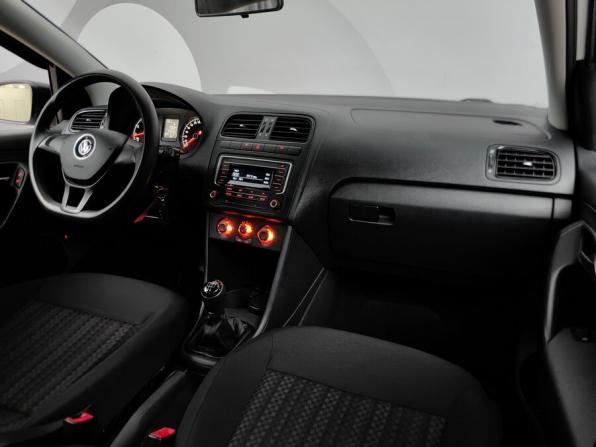 Volkswagen Polo V Рестайлинг с пробегом 2018 года, цена 999 000 рублей, 97240 км, седан, Автокод Объявления