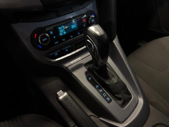 Ford Focus III с пробегом 2012 года, цена 609 000 рублей, 320000 км, универсал, Автокод Объявления