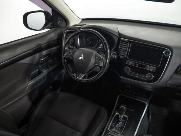 Mitsubishi Outlander III Рестайлинг 3 с пробегом 2019 года, цена 1 899 000 рублей, 138347 км, внедорожник, Автокод Объявления