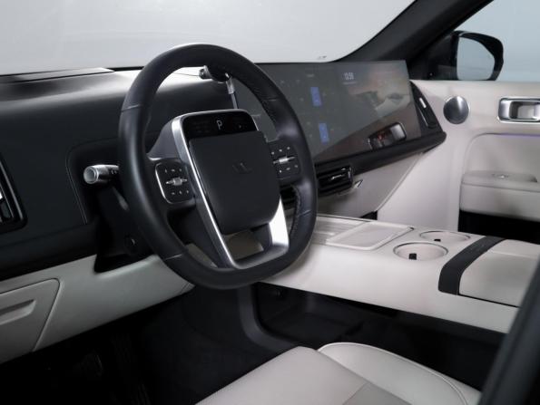 Li Auto (Lixiang) L7 I Рестайлинг с пробегом 2024 года, цена 6 919 000 рублей, 12500 км, внедорожник, Автокод Объявления