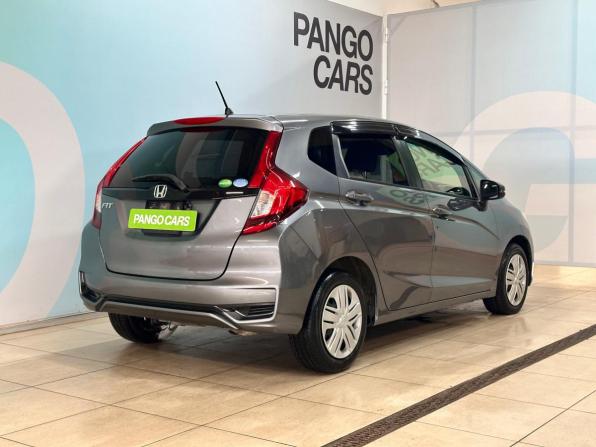 Honda Fit III Рестайлинг с пробегом 2019 года, цена 1 065 000 рублей, 137750 км, хэтчбек, Автокод Объявления