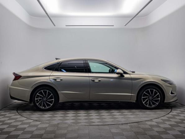 Hyundai Sonata VIII (DN8) с пробегом 2022 года, цена 2 534 000 рублей, 61700 км, седан, Автокод Объявления