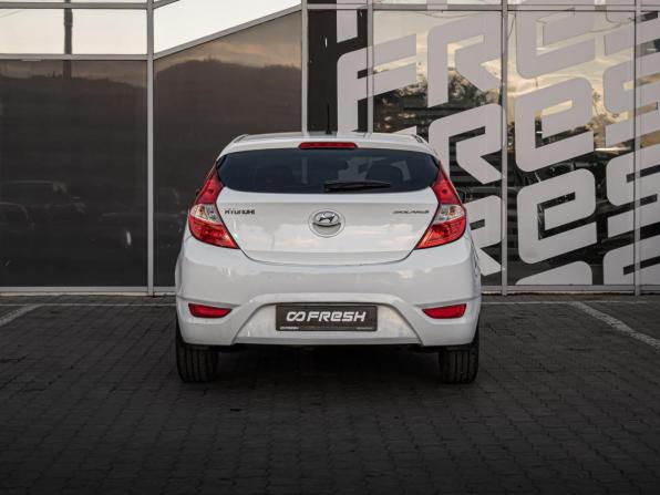 Hyundai Solaris I с пробегом 2014 года, цена 920 000 рублей, 122133 км, хэтчбек, Автокод Объявления