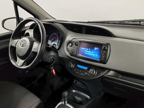 Toyota Yaris III Рестайлинг 2 с пробегом 2017 года, цена 1 375 000 рублей, 160073 км, хэтчбек, Автокод Объявления