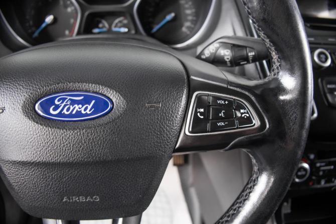 Ford Focus III Рестайлинг с пробегом 2017 года, цена 999 000 рублей, 156234 км, хэтчбек, Автокод Объявления
