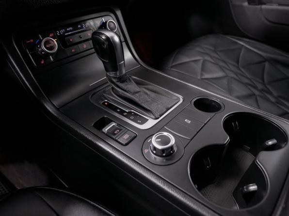 Volkswagen Touareg II с пробегом 2010 года, цена 1 750 000 рублей, 211364 км, внедорожник, Автокод Объявления