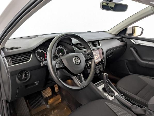 Skoda Octavia III (A7) Рестайлинг с пробегом 2020 года, цена 2 200 000 рублей, 39117 км, лифтбек, Автокод Объявления