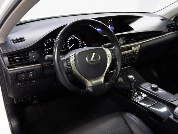 Lexus ES VI с пробегом 2014 года, цена 2 549 000 рублей, 41775 км, седан, Автокод Объявления