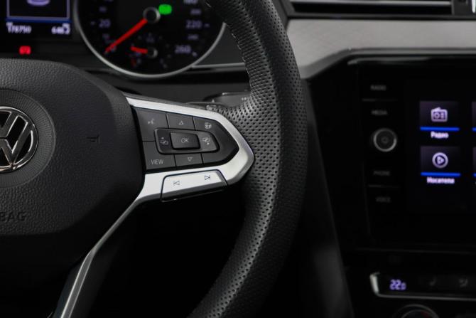 Volkswagen Passat B8 с пробегом 2019 года, цена 2 065 200 рублей, 178750 км, седан, Автокод Объявления