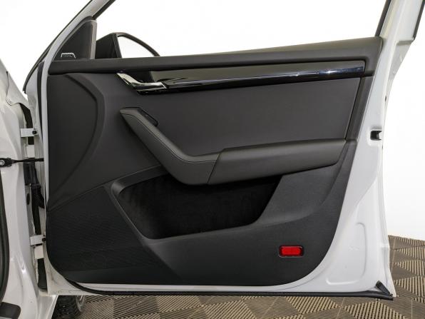 Skoda Octavia III (A7) Рестайлинг с пробегом 2020 года, цена 2 100 000 рублей, 114832 км, лифтбек, Автокод Объявления