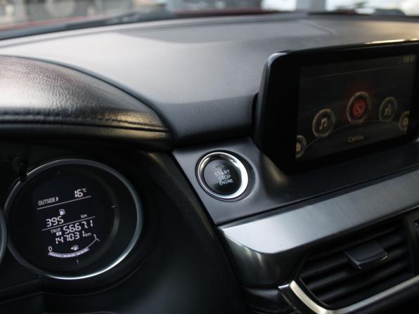 Mazda 6 III (GJ) Рестайлинг с пробегом 2015 года, цена 1 599 000 рублей, 147000 км, седан, Автокод Объявления