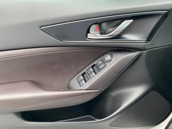 Mazda CX-4 I Рестайлинг с пробегом 2023 года, цена 2 699 000 рублей, 32314 км, внедорожник, Автокод Объявления