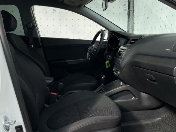 Kia Rio III Рестайлинг с пробегом 2015 года, цена 1 180 000 рублей, 94132 км, седан, Автокод Объявления
